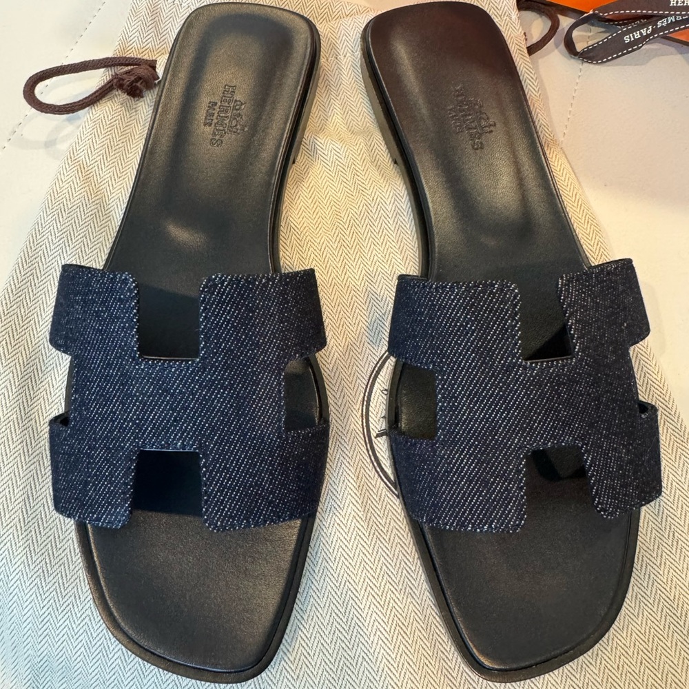 ❌SOLD❌Hermes Oran - Dark Denim 39